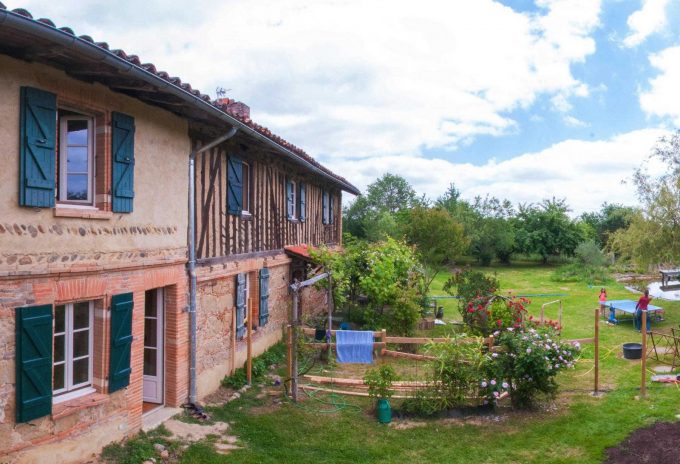 31G101284-a664d672e7b84d79a5917e24513852de