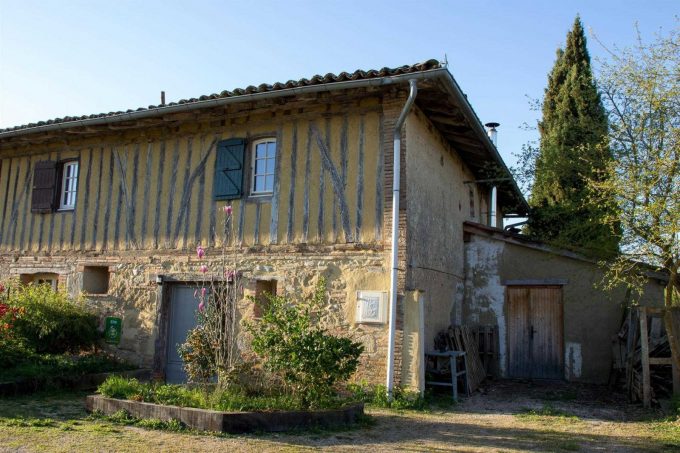 31G101284-b7fd03f152ee42959f4b1a5156df70f8