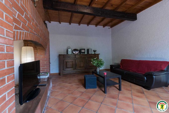 31G101297-398823605c2b4a4e961e868c25f597a9