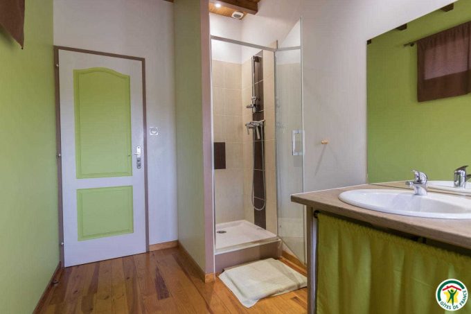 31G101297-9987552f38ac45479b8699757e48219d