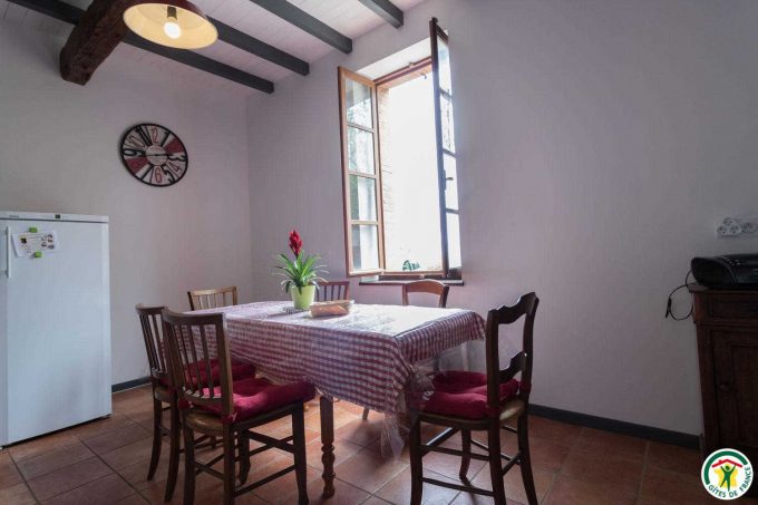 31G101297-a27bcdb19446415e8cd14d298dfefd04