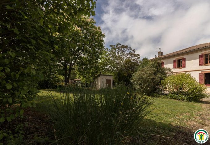 31G101297-bda332d4c8aa4446ac771e234ddaa1dc