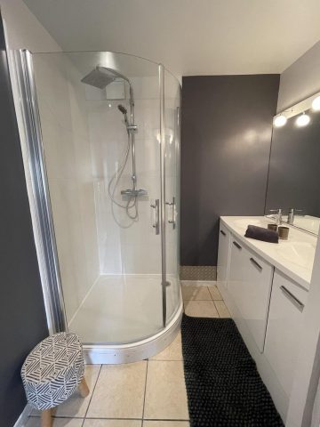 31G101336-b5a2f4ad3de548cbaaf85a7322061e0a