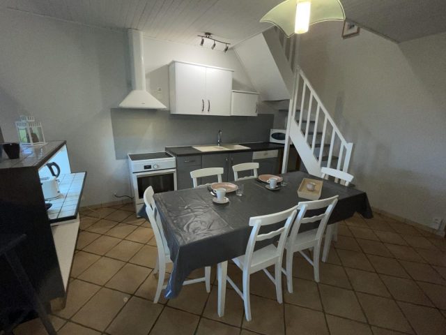 31G101337-18574733c6f94e75a4215c5c5eb7a362