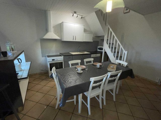 31G101337-87fa4a36ce8a452988093754dee6af4b