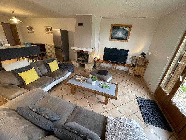 31G101337-8e87ab2e595146f0ab68641e2ff0ca69