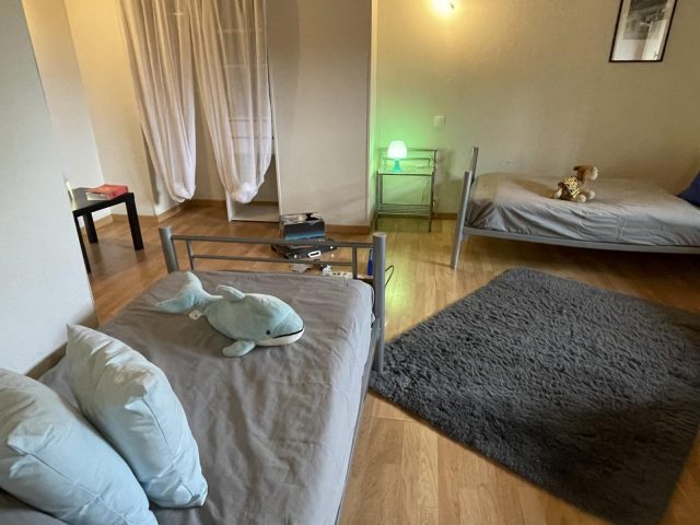 31G101337-9ab9f63cfba84d4fa3b0dd65a7db59f1