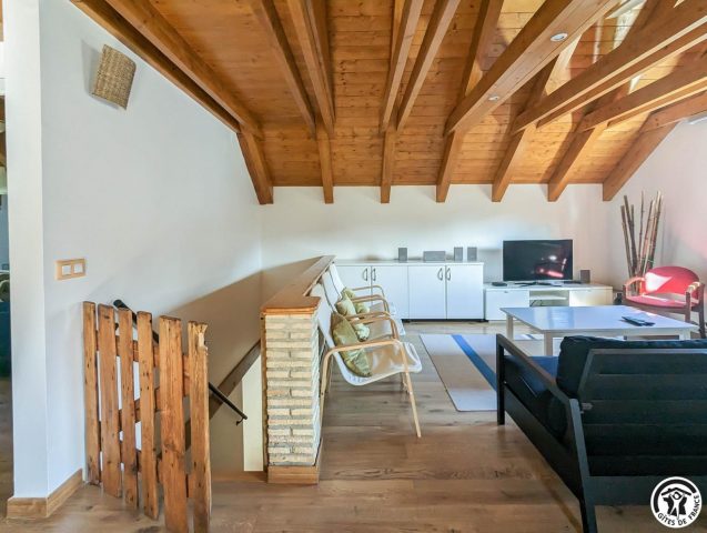 31G101360-4b2a01fb391c41189f3af8568a8777b3