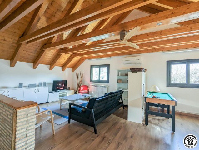 31G101360-a92a377662c448ba8db44d161dadcd1f