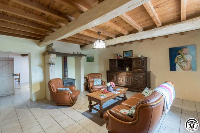 31G101370-24054950ffa745a5bc075dc2411d4f0c