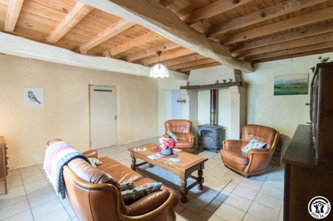 31G101370-ebb108c8a3f54efb82823c159ae53e96