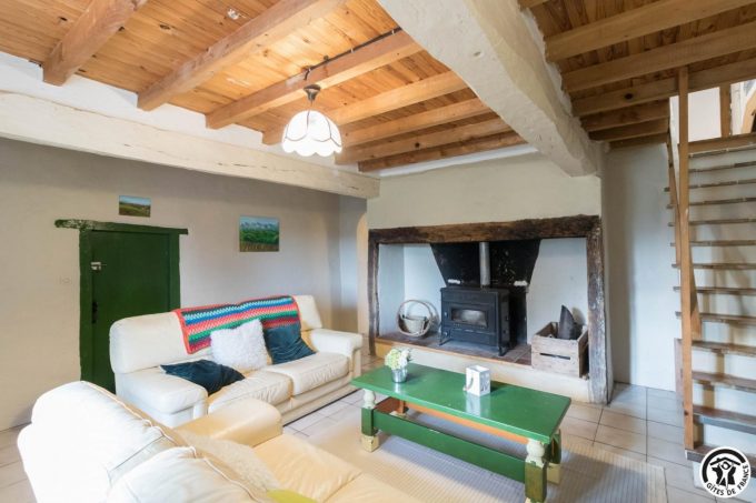 31G101371-23a010f8d9864645af40b273be752d26