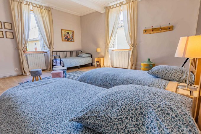 31G101373-953ca7d3f9ad4151a5def0d871490ae9