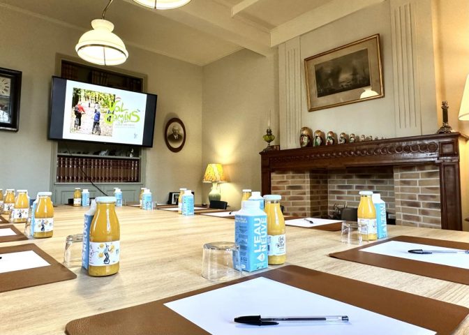 31G101373-bec709981065494f8dcbe7cc592b42a4