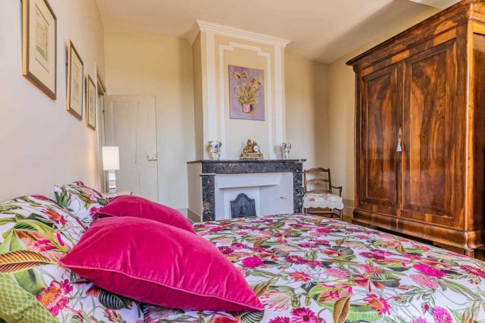 31G101373-c9fd996108de424fa65ec12ac3cc68a6