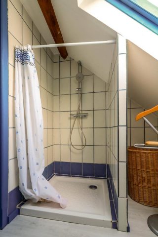 31G101380-4a83bd380b7f4bafbcb6f97923152d6e