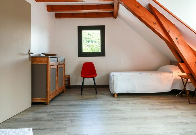 31G101380-b2a4235d137b4f7e82c4f9c961b001dd