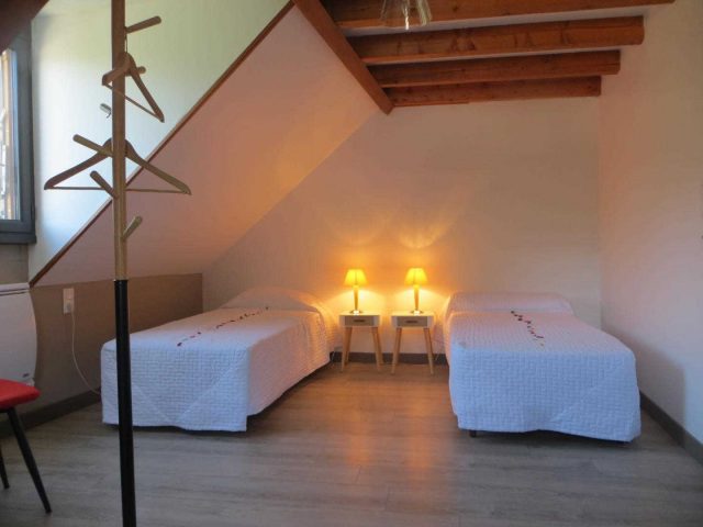 31G101380-b47411f9a3f3432b82145709e3d51111