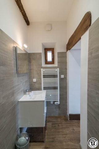 31G101381-013a058eeac2481b9648f8beec1511e7