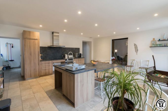 31G101381-1eb9708170ea48808c76fca20c530b43