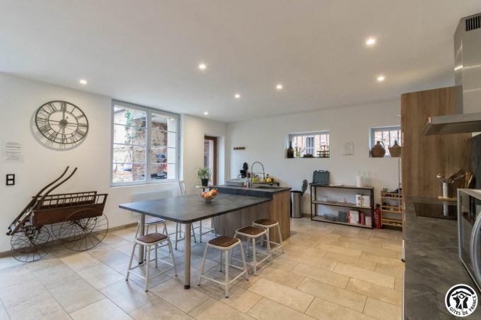 31G101381-4223be48658d45b0b6f34f20eb947784