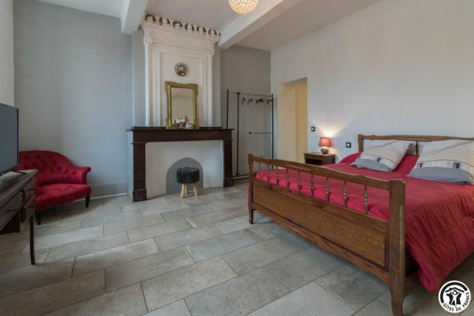 31G101381-486ee7d52c3a4c7fac220f22b9ffc9d5