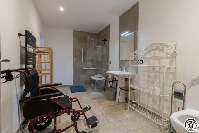 31G101381-946cbfb2ffd3456e8e314acd721d4b20