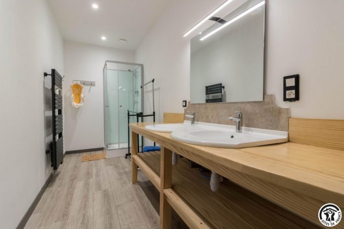 31G101381-ba1c194e90ce42578d7f4401ffb4efbe