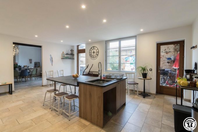 31G101381-cd7a4cfdb2174194baa78c6ae59bab1e