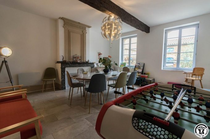 31G101381-e11f7ef4f280425db789d4ca0ff14fae