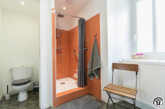 31G101383-3e56785974db484a80fe8f49c3815953