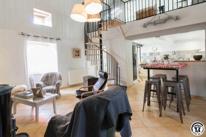 31G101383-40150bbbd35345aeab7da2f66afd3201