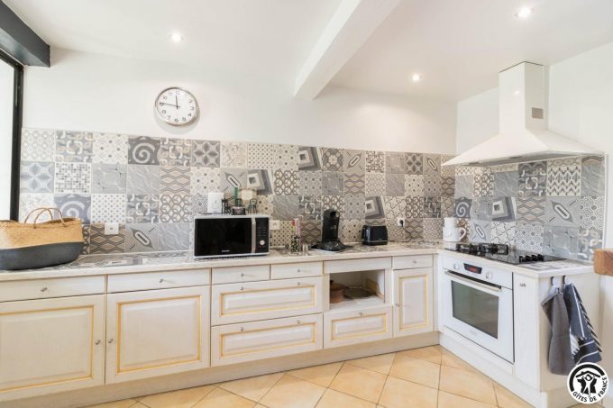 31G101383-62572e240b0a4cea82c90c1e16b1bf5c