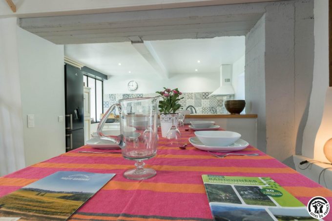 31G101383-97137961c8954e2a944b1ad135c1e452