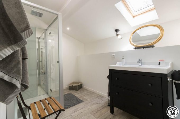 31G101383-a51971dcaa9c4df2a07e81866e54fbed