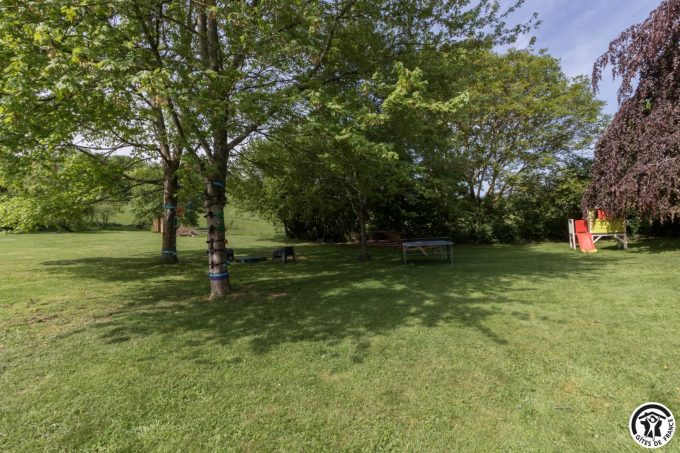 31G101383-d94d05a38ebd431eb2d89649a91d4383