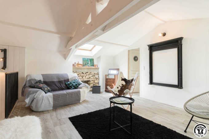 31G101383-e98239a4c4c04e53a7d85413a40cb3b4