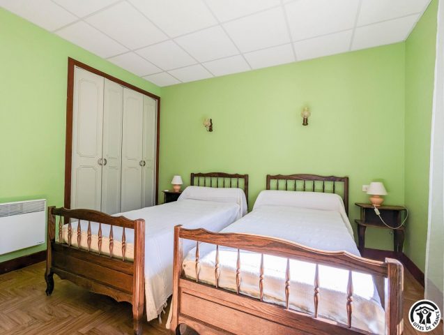 31G101392-25f0bfc93c084bf5b2316509582ca2ef