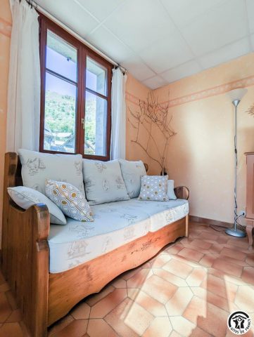 31G101392-e73d46a7423c44deaf04a30f870b8bf5