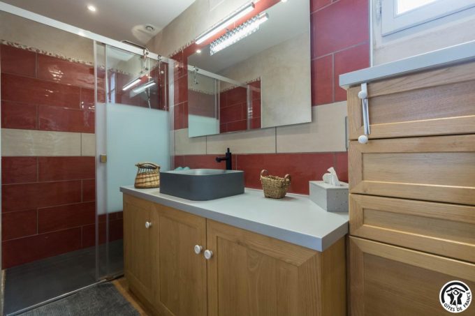 31G101393-09347edde00744099901993fb6831ddf