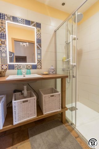 31G101393-558f1b4f56b44647b37406564d5d0a9e