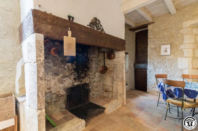 31G101393-6d6760fffadb47d1914b1c94eae5e9d6