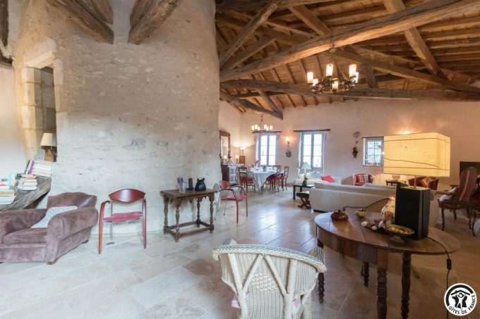 31G101393-e204bf639d1f427090275fe194b94b04