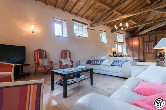 31G101393-e7c903c906594b5a84d46ecfe9699aed