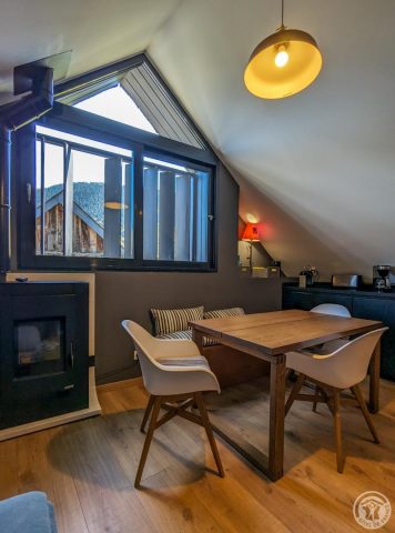 31G101413-8d345433ba424644aa450414078063c7