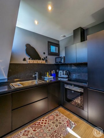 31G101413-9405f3a0471e479f9cf7fbb3f65b6969