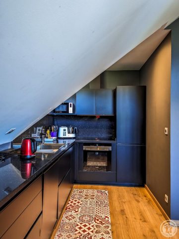 31G101413-a1bc91490ff14e65ab064ab273f92c49