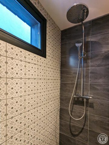 31G101413-bbf03a3f7c914841b6604218c1fa0173