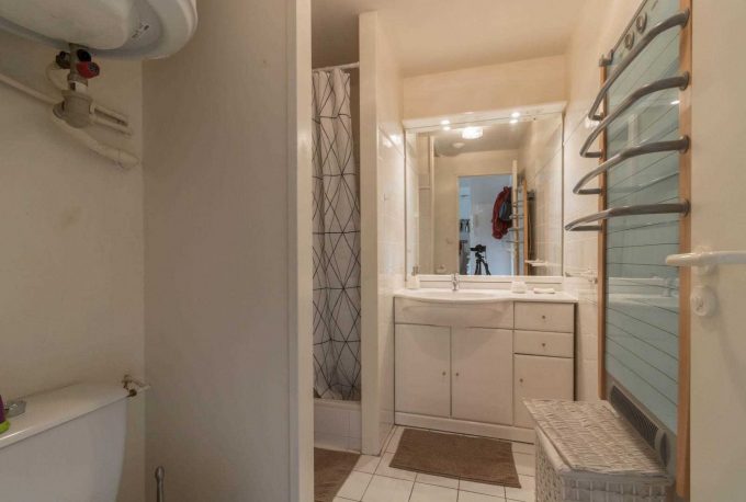 31G101416-65f1eb7aba5a4a66b797133e61997dc7