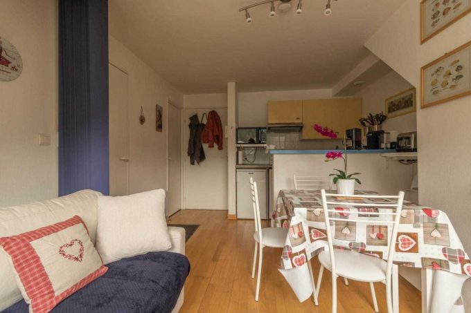 31G101416-a84cb62de2894b21a4dec017bea12f26